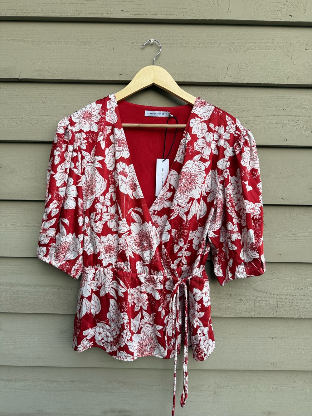 "'Rebecca Minkoff wrap blouse red w/white floral pattern size L NWT - Picture 2 of 8